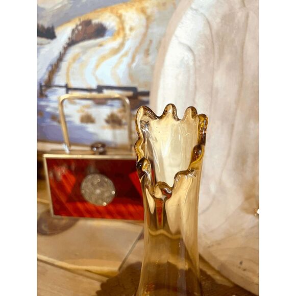 Vintage L.E. Smith Amber 3-Toed Footed Stretch Swung Bud Vase – Mid-Century Mode - Picture 3 of 4